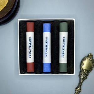Coffret de 3 Pastels Secs Artisanaux "Jardin Secret" pour Artistes - Pigments Haute Qualité | Pastels Faits à la Main - La Pastellerie