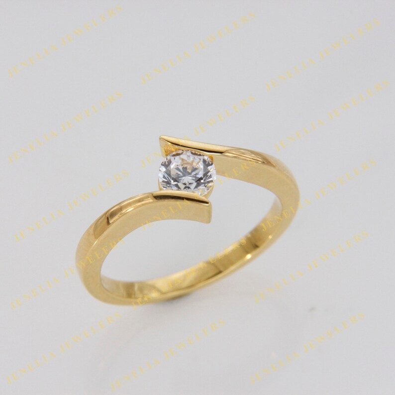 1 CT Solitaire Round Cut Simulated Diamond Crossover Engagement Ring Yellow Gold FinishAnniversary RingParty WearFunctional Ring