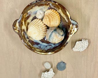 Handmade Earthy Brown Ceramic Bowl with Creamy Splashes – Indigenous-Inspired Functional Art.