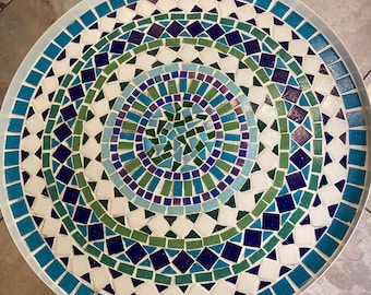 Mosaic kit to make bistro / sofa table