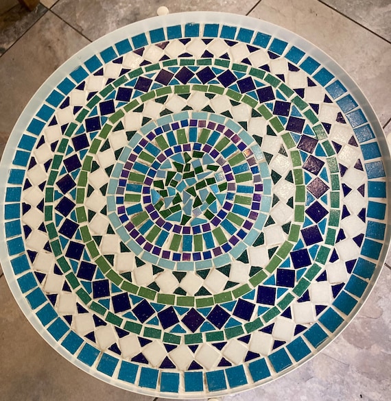 Mosaic kit to make bistro / sofa table