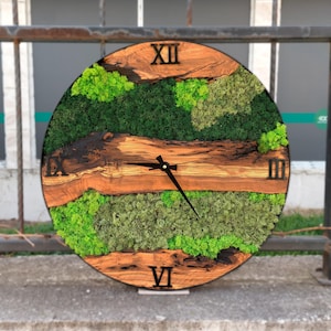 Minimalist Olive Wood Clock with Moss, Handmade Silent Wall Clock, Natural Botanical Decor, Eco-Friendly Unique Gift