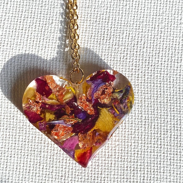 Resin heart pendant necklace - Handmade resin necklaces - Handmade gifts for her - Mother’s Day gift