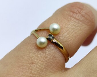 Vintage Jewelry Signed Sarah Coventry GB Faux Pearl Ring Minimalist Jewellery Elegant Ring Vintage Gold Pearl Ring Designer Ring