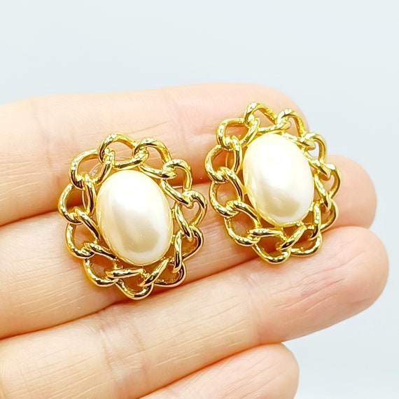 Vntage faux pearl stud earrings Chunky oval gold … - image 8