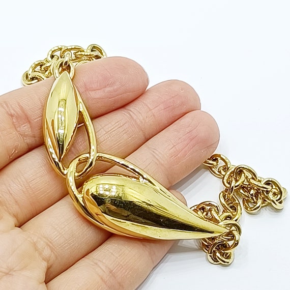 Gold tone TRIFARI choker necklace Vintage Moderni… - image 8