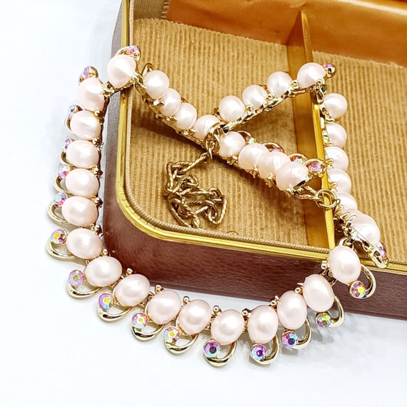 Vintage pink pearl collar necklace Faux pearl gol… - image 3