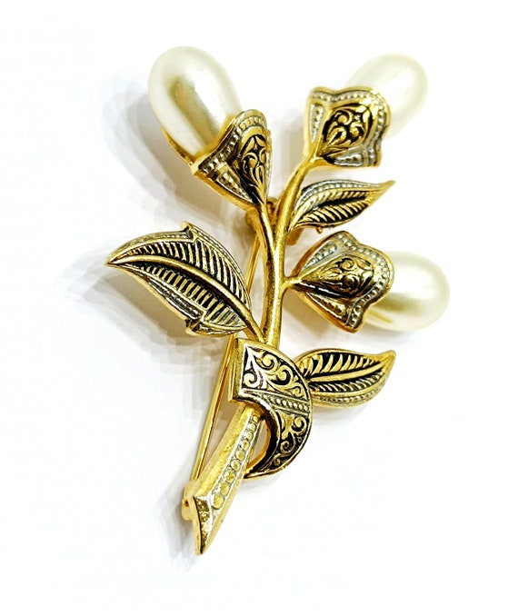 DAMASCENE flower brooch with faux pearl Large vin… - image 2