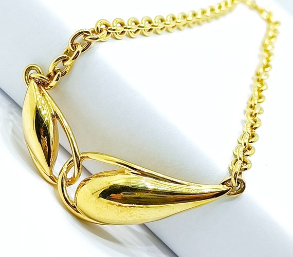 Gold tone TRIFARI choker necklace Vintage Moderni… - image 1