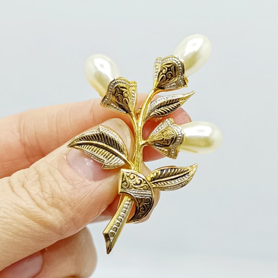 DAMASCENE flower brooch with faux pearl Large vin… - image 8