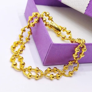 Vintage AVON Gold tone link chain bracelet Oval links chain bracelet 7,5&quot; Fancy Avon jewelry