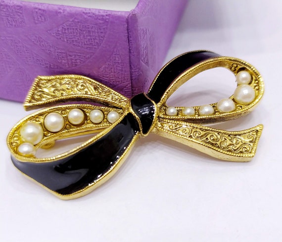 Vintage black enamel gold bow brooch Classic blac… - image 4