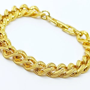 NAPIER brutalist gold tone curb chain bracelet 90s chunky chain bracelet Vintage textured gold wheat chain bracelet  7 1/4&#39;&#39;