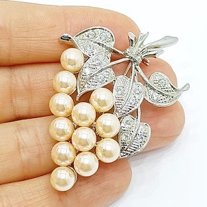 Vintage Pearl Leaf Brooch: Rhinestone Silver Tone Pin