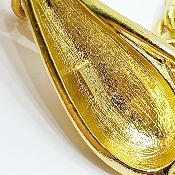 Gold tone TRIFARI choker necklace Vintage Moderni… - image 7