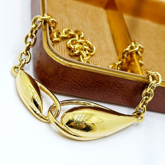 Gold tone TRIFARI choker necklace Vintage Moderni… - image 10