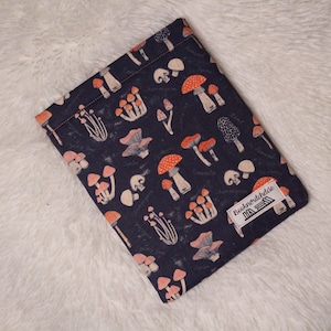 Botanical Mushrooms Book Sleeve (Paperback)