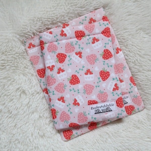 Custodia per libro/Kindle con patch di fragole