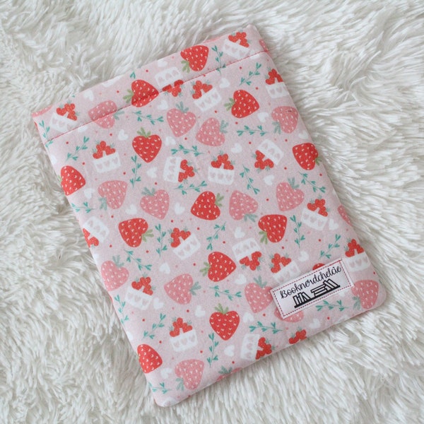 Strawberry Patch Book Sleeve (Paperback)