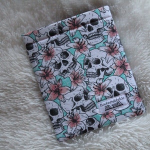 Skulls & Lillies Book Sleeve (Paperback)