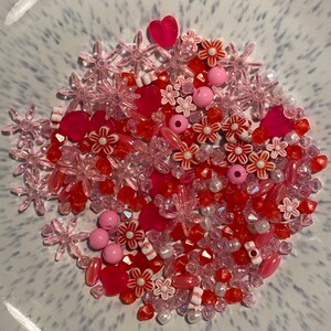 Blandade plastpärlor - Urval av färger - Blandade storlekar och stilar