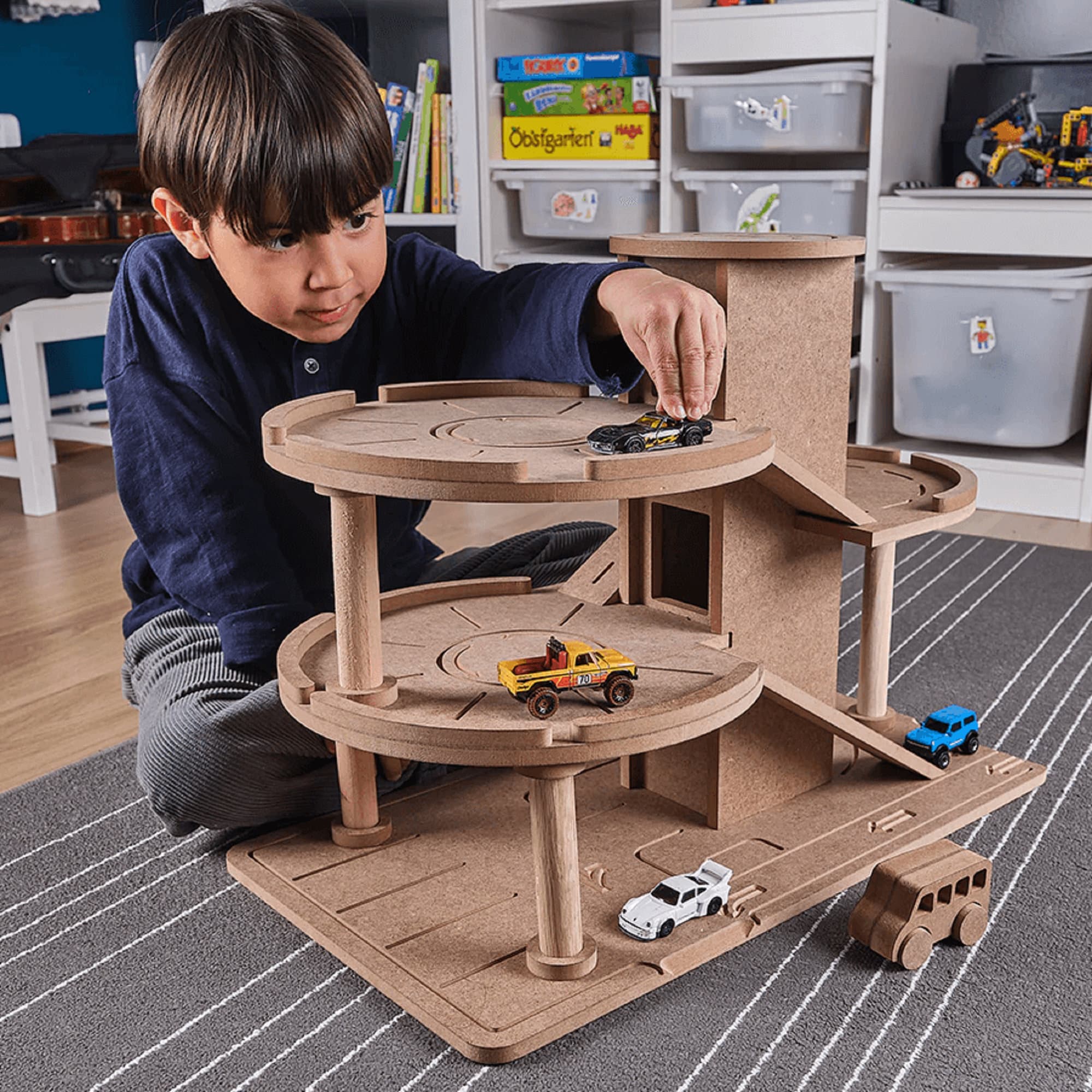 Hape Garage Voiture Enfant 3 ans et plus - Parking en Bois avec Voi