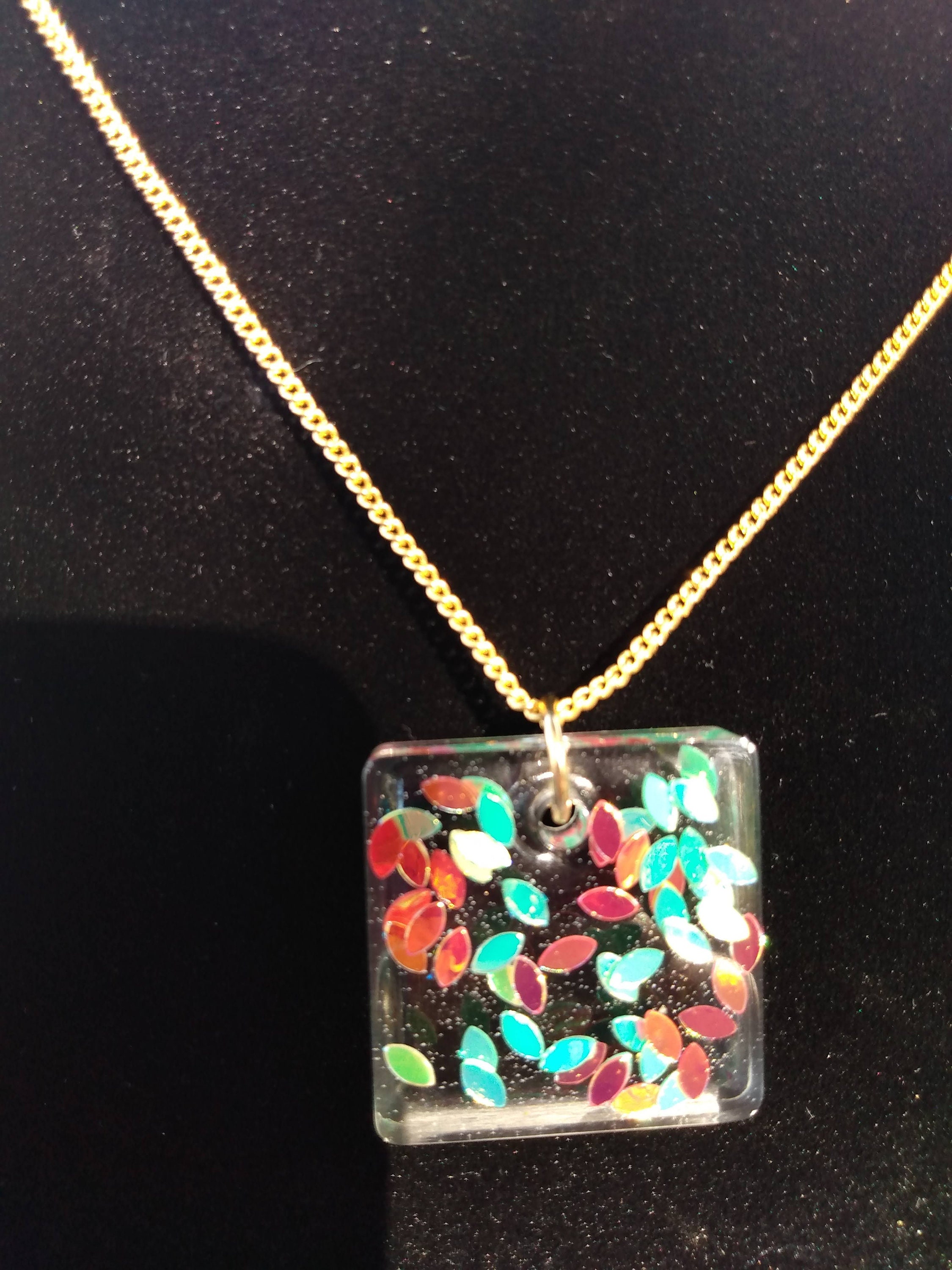 Collier Haribo Nounours Vert - Pendentif Résine - Longueur 42-45cm - Neuf