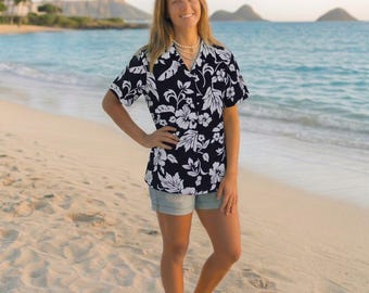 Made in Hawaii ! Women's Classic Hibiscus Flowers Hawaiian Aloha Navy Camp Shirt