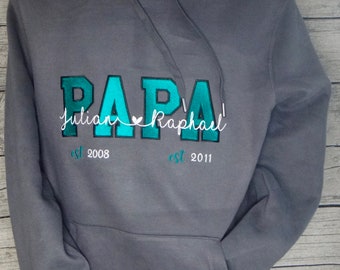 Papa DAD Hoodie Pullover Kapuzenpulli individuell personalisiert mit den Namen und Geburtsjahren der Kinder