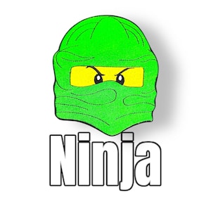 Könnte beinhalten: Grünes und gelbes Cartoon-Ninja-Gesicht mit dem Wort "Ninja" darunter in Weiß.