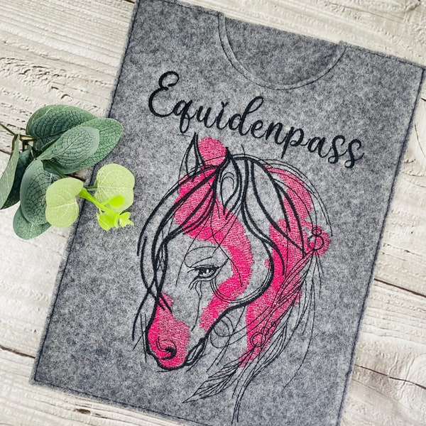 Equidenpass / Pferdepass Filz Hülle pink personalisierbar individuell mit Namen deines Pferdes tolles Geschenk für Einsteller Pferdefreunde