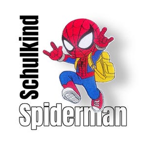 Könnte beinhalten: Ein roter und blauer Cartoon-Spiderman mit einem gelben Rucksack, der blaue Jeans und rote Turnschuhe trägt. Der Text "Schulkind Spiderman" ist in Schwarz unter dem Bild geschrieben.