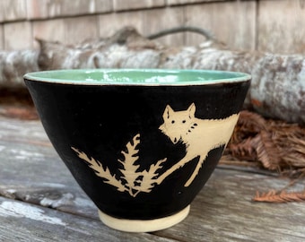 Zorro entre helechos, cuenco blanco y negro, cuenco para ramen, hecho a mano, decorado a mano, 28 oz