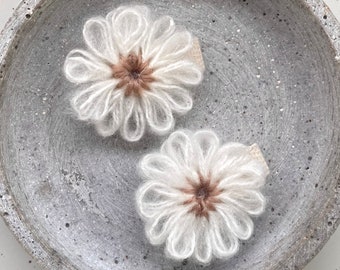 Hair clips set "Leonie" / soft small hair clips with flowers / hair clips for girls children babies / white hair band hair tie / gift