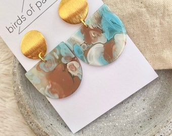 große Acryl Ohrringe mit goldenen Ohrstecker / Statement Acryl Ohrringe / lange Hängeohrringe / Messing Ohrstecker / Geschenk für Freundin