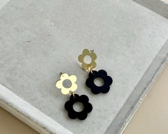 golden flower stud earrings with black acrylic pendant / earrings with black flower pendant / small acrylic acetate earrings / gift