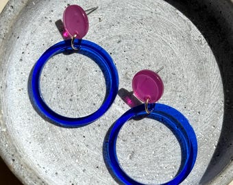 Large blue earrings with pink acrylic studs / blue statement earrings / colorful fashion earrings made of plastic