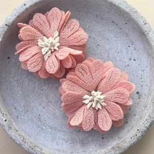 pink flower hair clips for kids / small soft hair clips / hair accessory for girls baby / fabric covered hair clips / gift