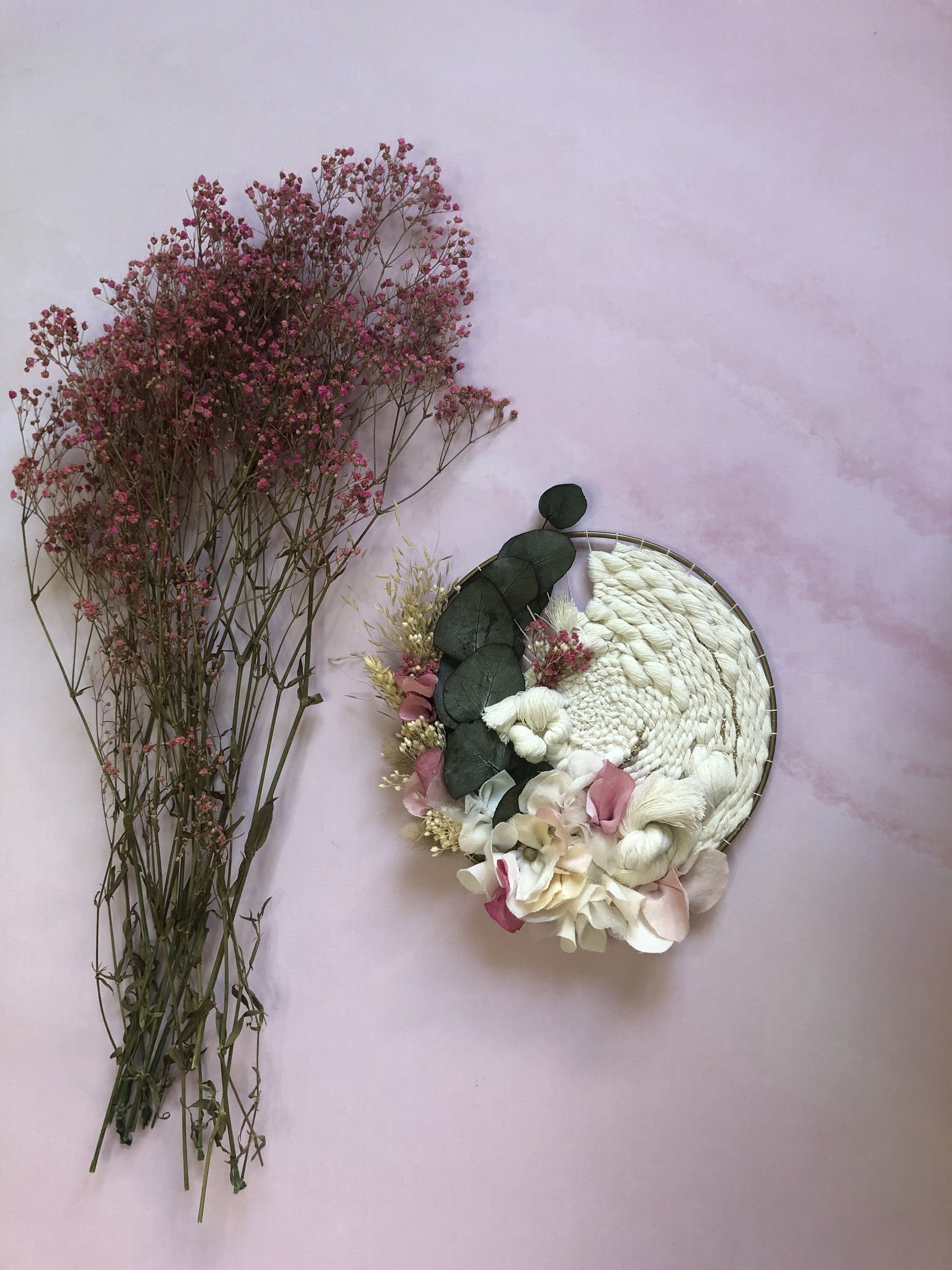 Couronne de Fleurs Tissée - Tissage Mural