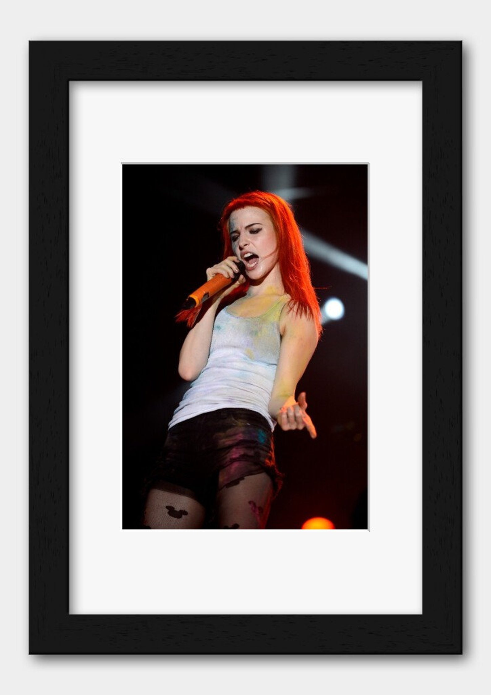 Paramore band poster / print Hayley Williams singing on | Etsy