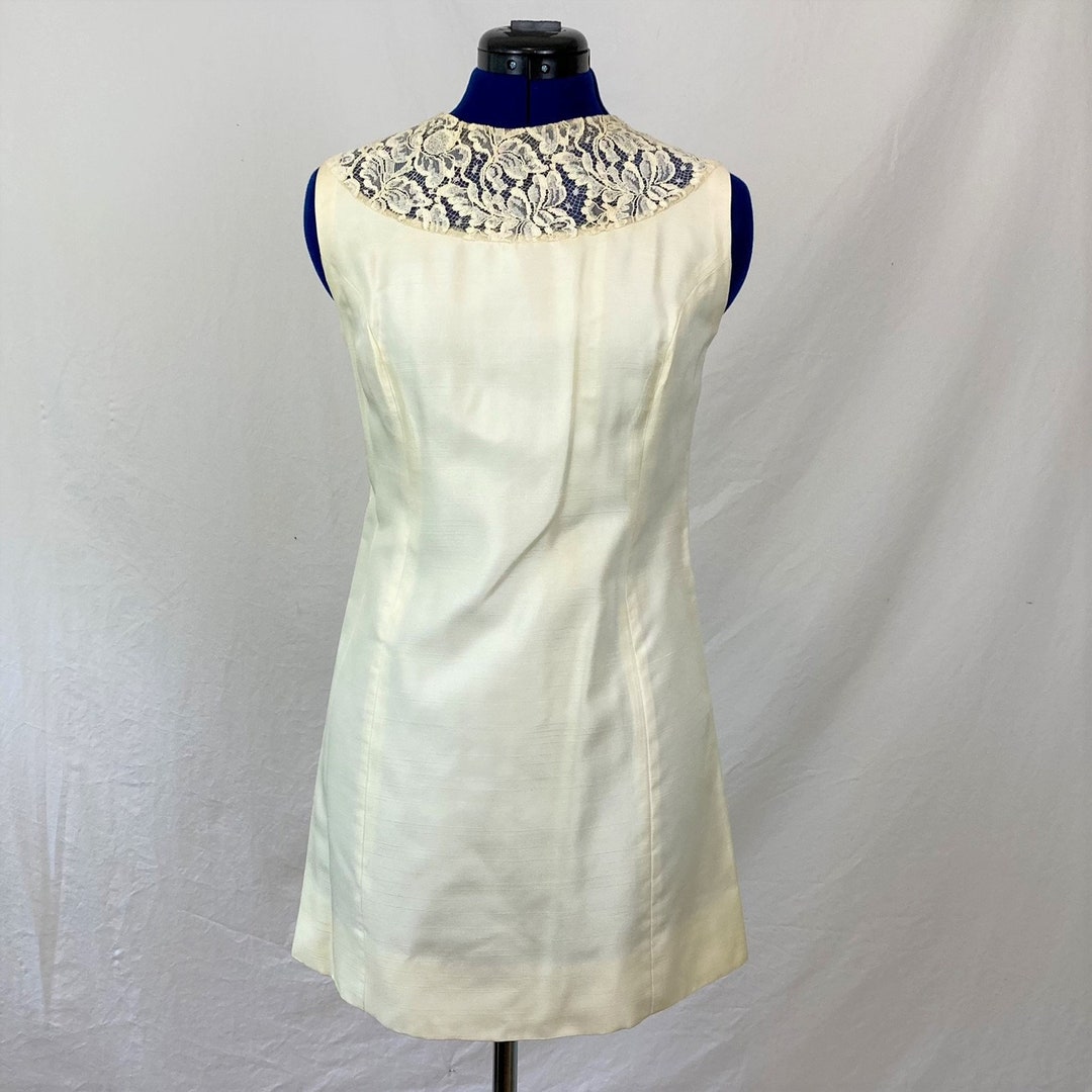 Vintage Glamour Lace Mini Dress main image 1