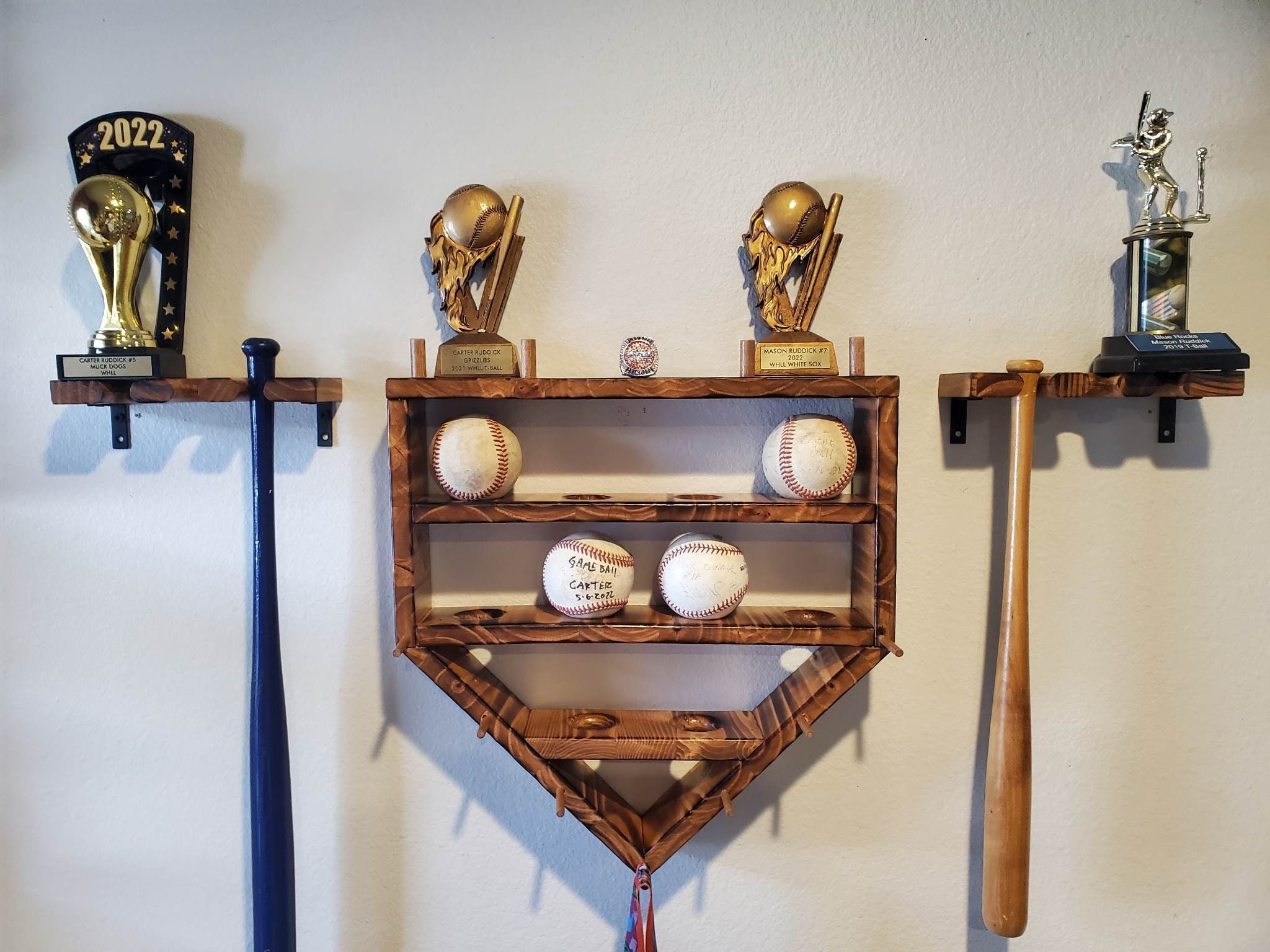  Small Mini 18 Baseball Mini Bat Display Case Cabinet Holder  Rack w/98% UV Lockable Holds up to 16 Bats (Black Finish) : Sports Fan Baseball  Bats : Sports & Outdoors