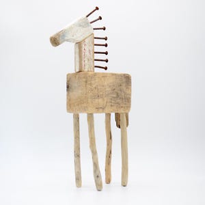 Caballo de madera flotante original hecho a mano, arte costero, arte recuperado, escultura de madera flotante, arte animal rústico, arte reciclado, regalo único reciclado
