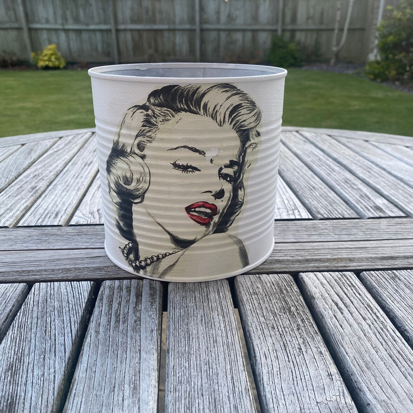 Large 15cm tin Marilyn Monroe indoor planter. Upcycled Etsy
