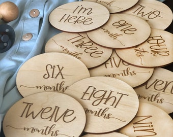 Baby Monthly markers, Baby Shower Gift, Engraved baby milestones, Milestone plaques, Baby photo prop, Baby Milestone Signs,