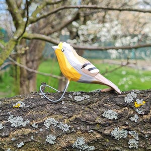 Hand-Carved Small Folk Robin - Hand-carved wooden bird