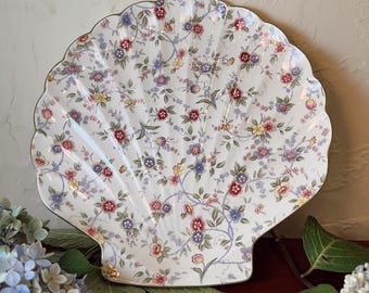 Plato grande con diseño floral de concha de Corona, de Andrea Sadek