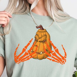 Retro Halloween Comfort Colors shirt, Creep it Real Shirt, Vintage Ghost Hand Halloween Shirt, Witch Shirt, Retro Fall Pumpkin Shirt