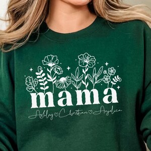 Custom Mama Sweatshirt Name Gift, Nana Sweatshirt, Mother Gift Personalized Grandma Sweatshirt with name, Grandma Heart Sweater gift for mom