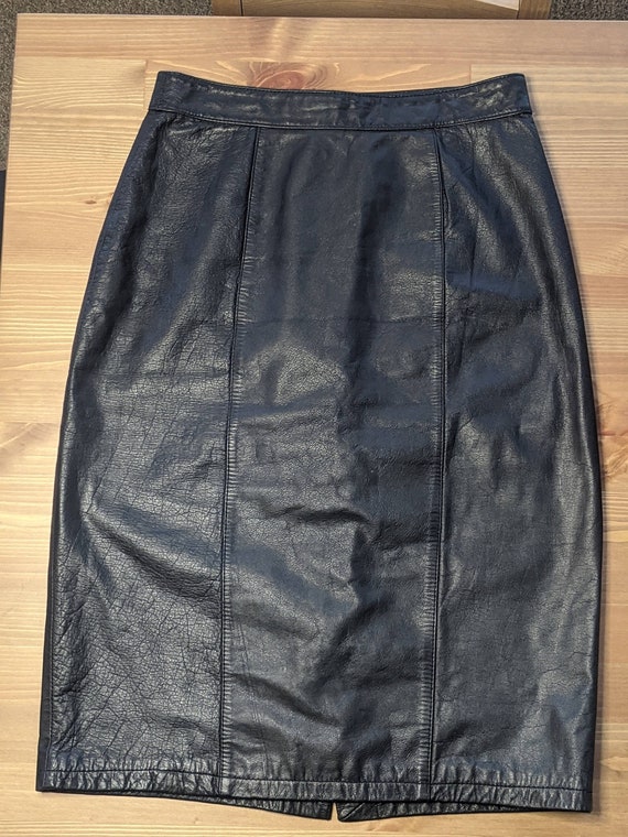 Size small Vintage black leather pencil skirt w/b… - image 2
